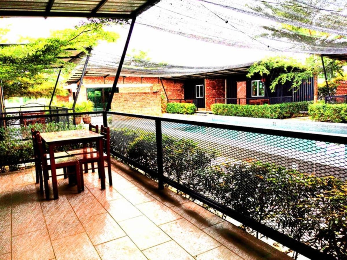 Petak Padin Cottage By The Pool, קפלה באטאס מראה חיצוני תמונה