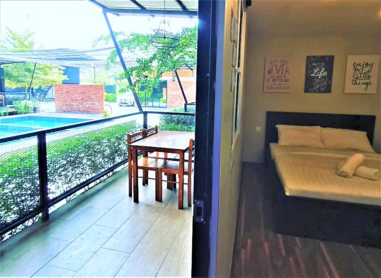 Petak Padin Cottage By The Pool, קפלה באטאס מראה חיצוני תמונה