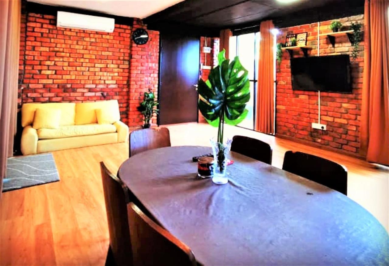 Petak Padin Cottage By The Pool, קפלה באטאס מראה חיצוני תמונה