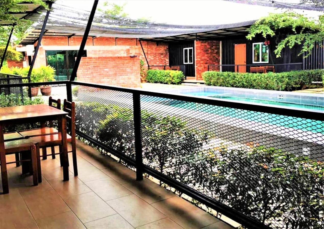Petak Padin Cottage By The Pool, קפלה באטאס מראה חיצוני תמונה